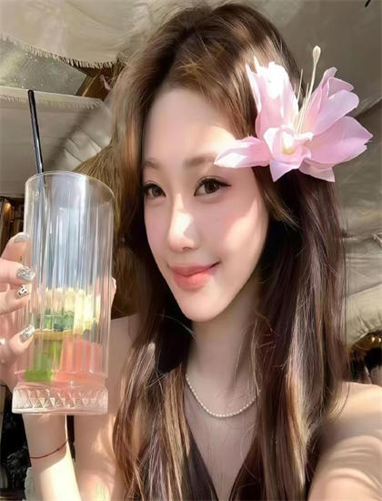 《重生后,我继承遗产一路开挂》拍摄技巧分析：镜头语言与画面构图探讨，现象级作品