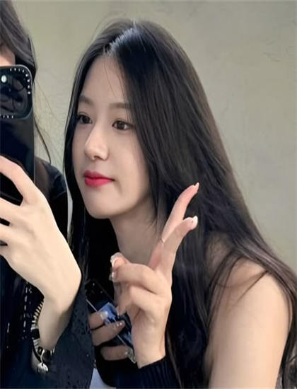 影视评论：《一个可疑的员工》的艺术价值与娱乐性平衡，发布会实录